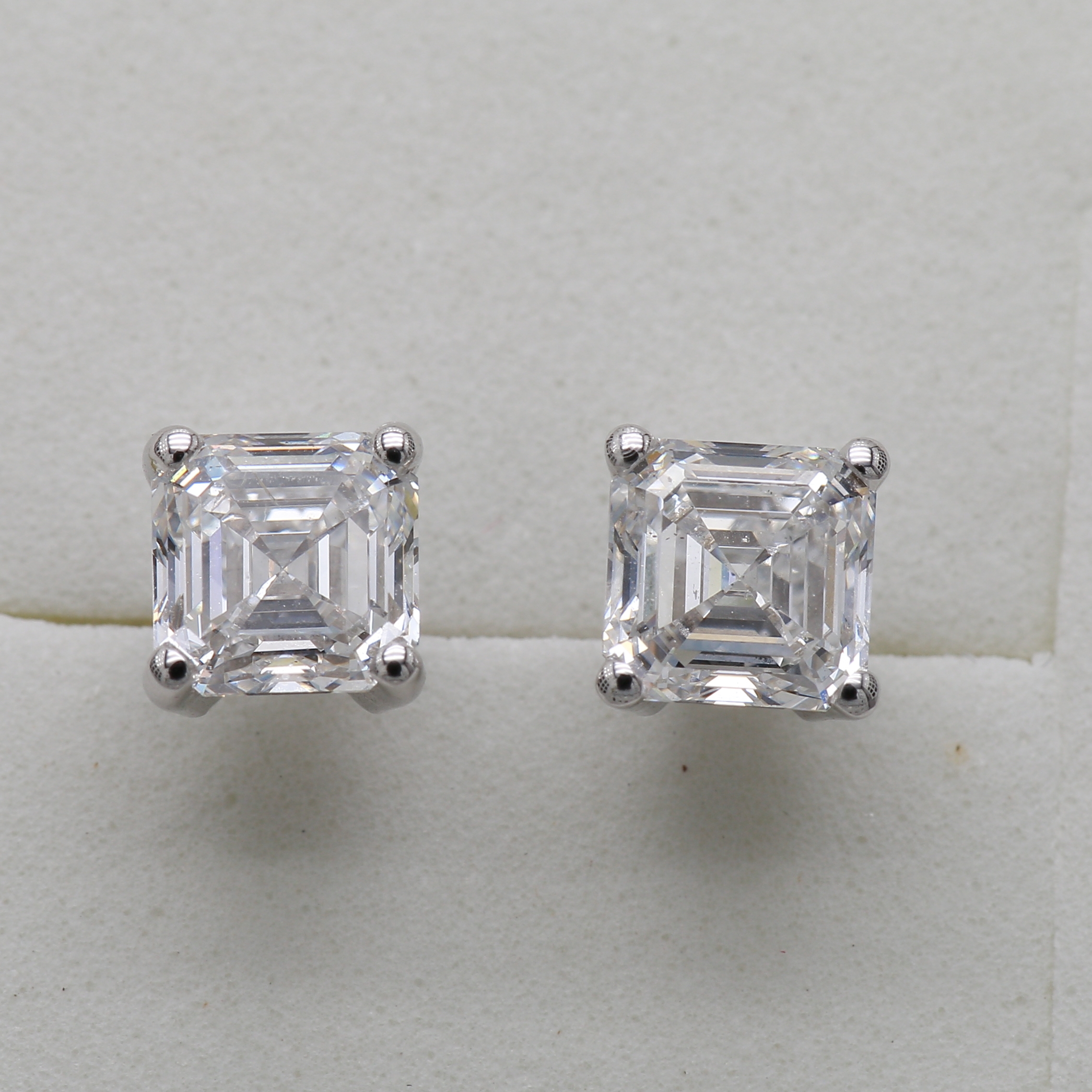 Earring Studs, 2.02 ASHER E VS2 (1.01, 1.01) 14K White Gold 1.3gr